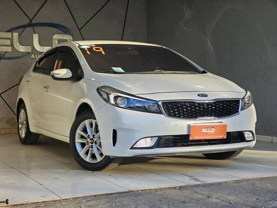 KIA CERATO 1.6 SX 16V FLEX 4P AUTOMÁTICO KIA CERATO 1.6 SX 16V FLEX 4P AUTOMÁTICO